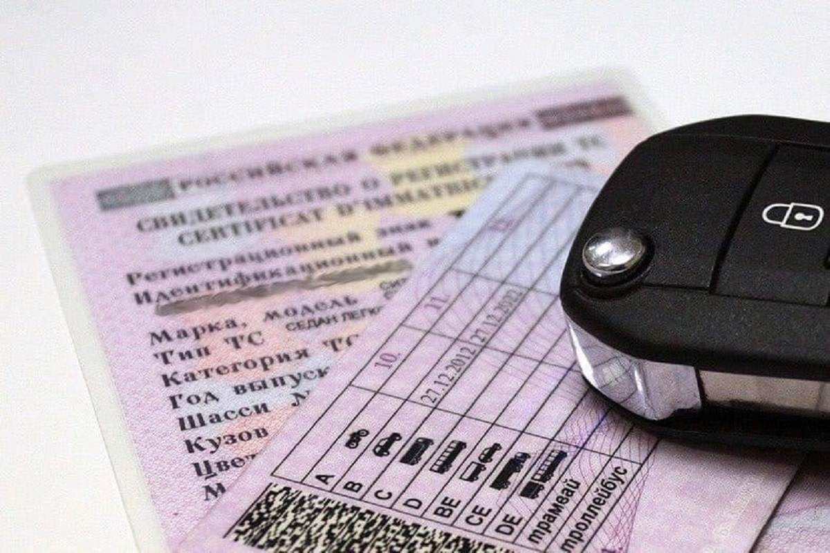 С какого возраста можно сдавать на права