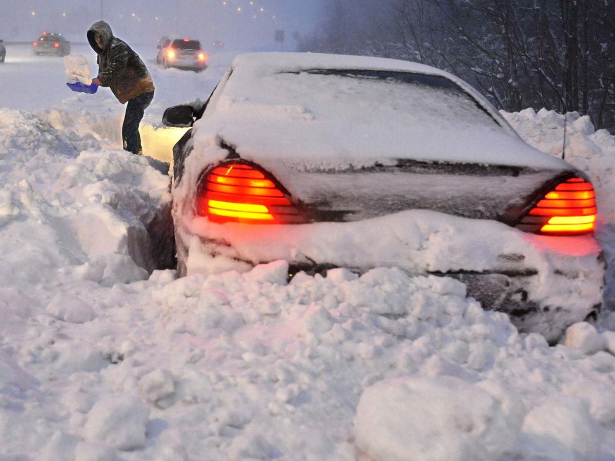 Как выехать из сугроба