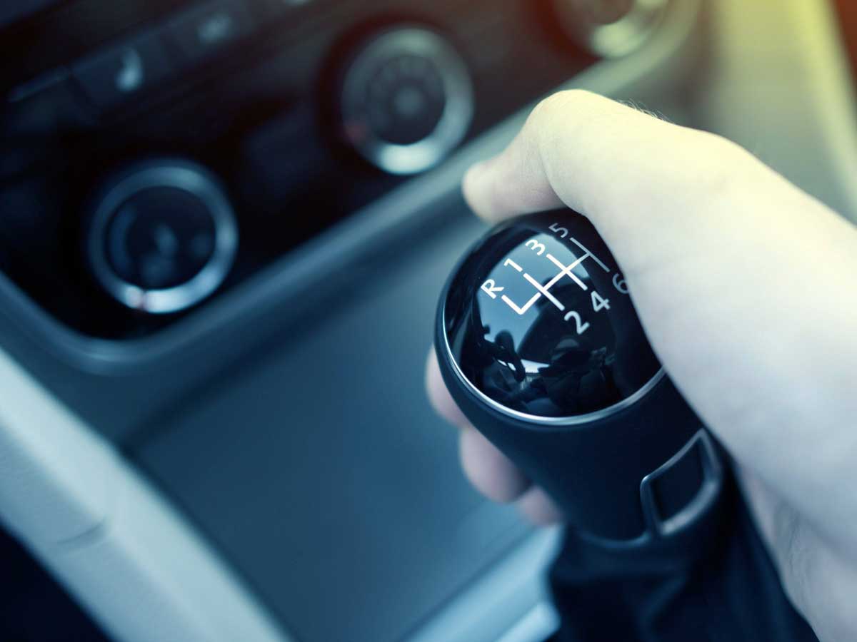 Как переключить скорость, если проблемы со сцеплением