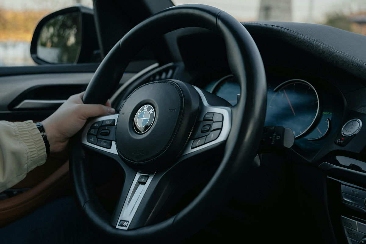 Нужно ли сдавать экзамен при замене прав по истечении срока